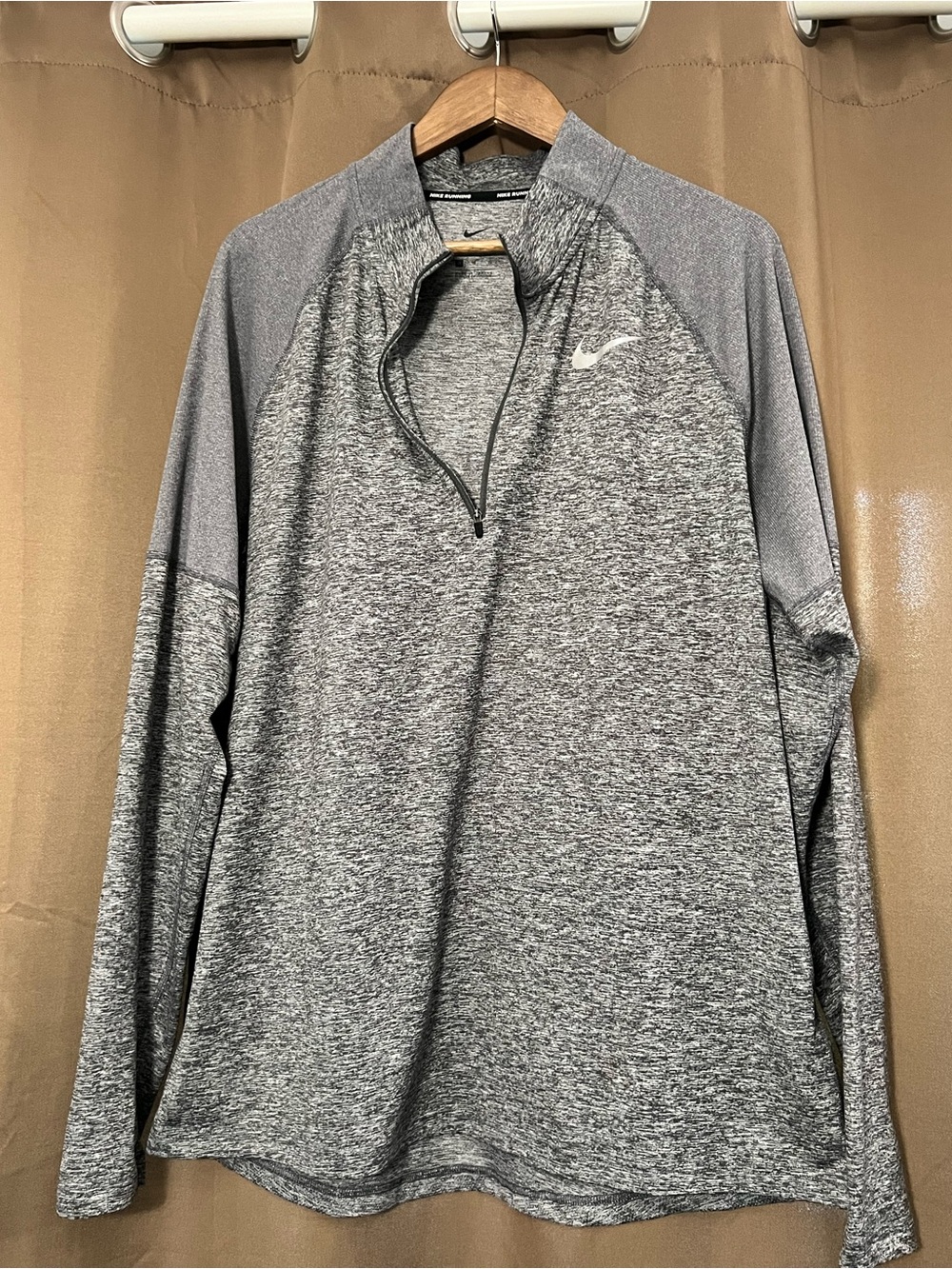 Nike Men's Heather Gray Half-Zip Athletic Pullover